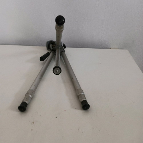 Hakuba adjustable tripod like new