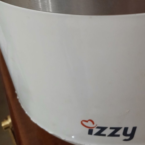 Izzy Breadmaker like new with multiple bread and jam options