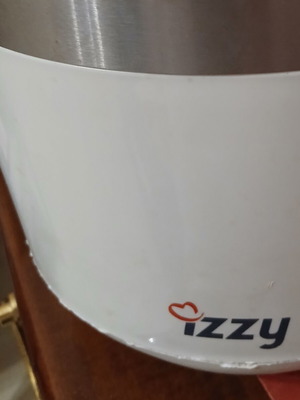Izzy Breadmaker like new with multiple bread and jam options