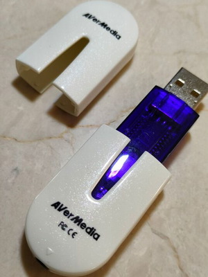 AVerMedia MR 800 USB Radio like new