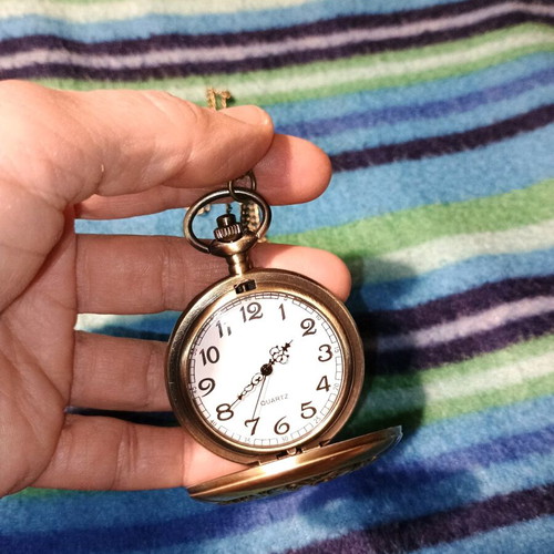 Unisex pocket watch new with dragon theme gold color
