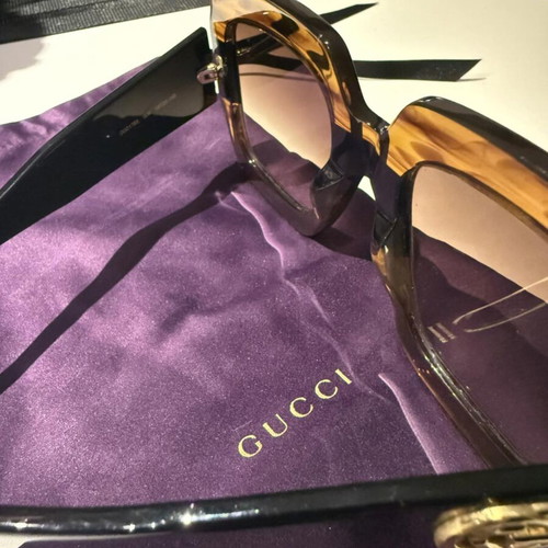Gucci sunglasses like new, black and brown