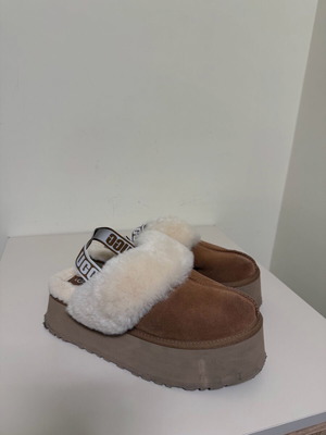 Ugg like new, size 41, sold separately