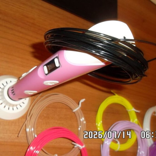 3D Pen like new with 46 colorful refills set