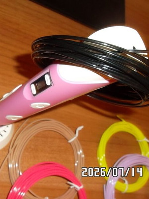 3D Pen like new with 46 colorful refills set