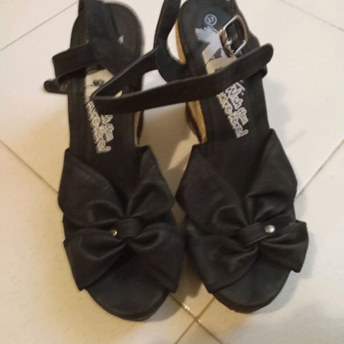 A To Z Greek sandals used, black, size 37