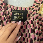 Avant Garde women's short top like new, size M, black and pink