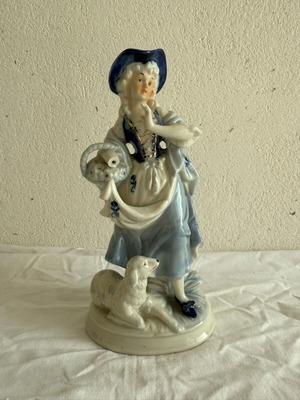 Decorative item used, height 22.5cm