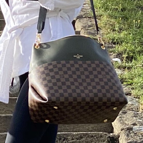 Louis Vuitton shoulder bag like new, brown
