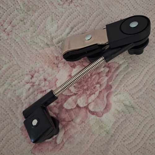 Stroller Umbrella Base like new with clip attachment