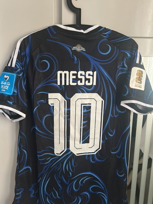 Argentina Messi Adidas jersey like new, size L, World Cup 2026