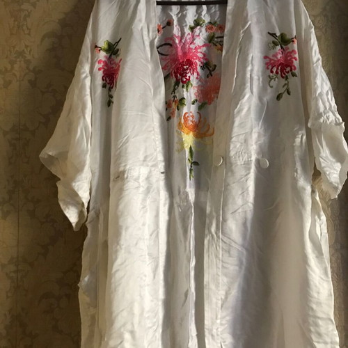 White women's silk kimono with handmade embroidery, size L like new
