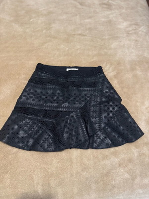 Mini skirt black vegan leather embroidered size M like new