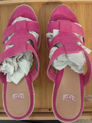 Ugg Australia platform sandals size 36 new