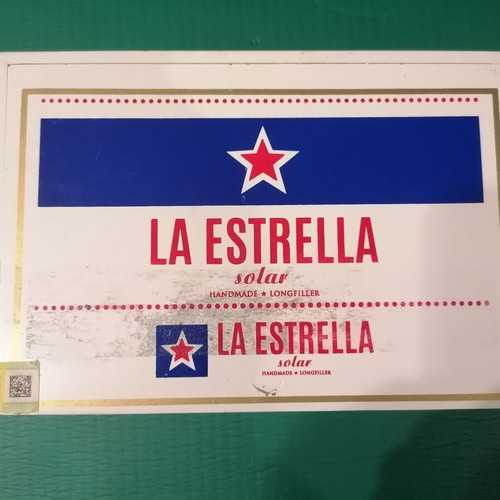 La Estrella solar wooden cigar box like new