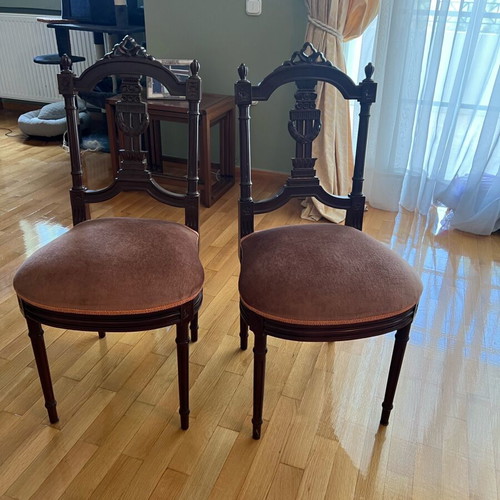 Vintage solid wood twin chairs like new, set of 2