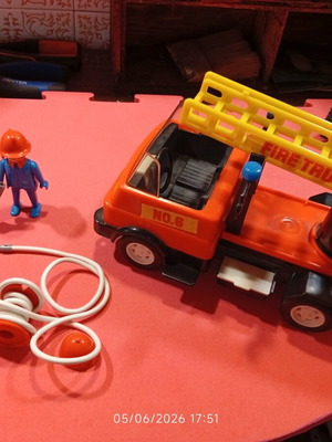 Playmobil πυροσβεστικό όχημα και φιγούρες μεταχειρισμένα από το 1974