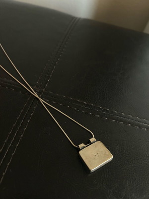 Women's necklace like new