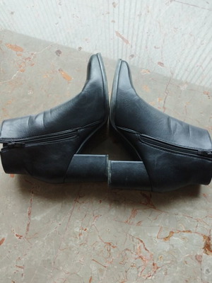 Women's boots used, black, size 38, in very good condition