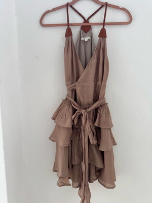 Mini wrap dress like new with ruffles and leather details