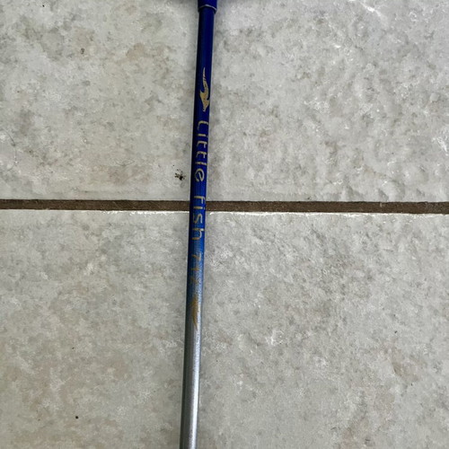 Little Fish 7 badminton racket with LEIOU carrying case