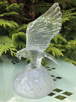 Eagle statue Cristal D'arques France new crystal 1980