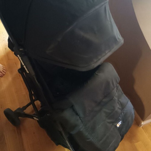 Kikkaboo stroller like new with removable net flaw