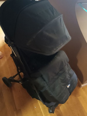 Kikkaboo stroller like new with removable net flaw