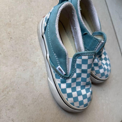 Vans Classic Slip-On kids shoes No 24 like new, turquoise checkerboard pattern