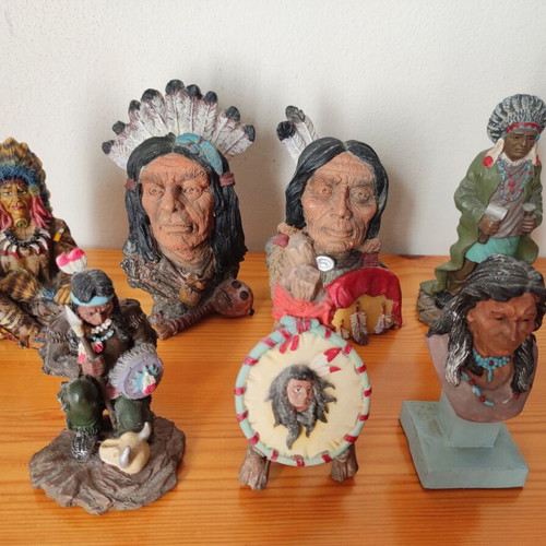 Vintage Native American miniature figures used, set of 7