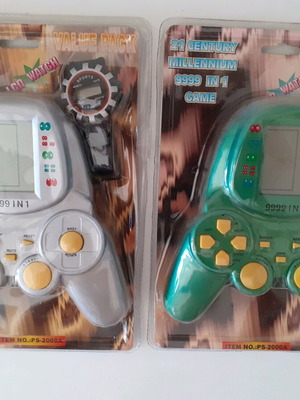 Electronic handheld card games new, set of 2