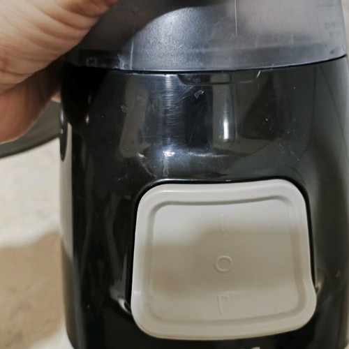 Philips blender used, fully functional with plastic damage