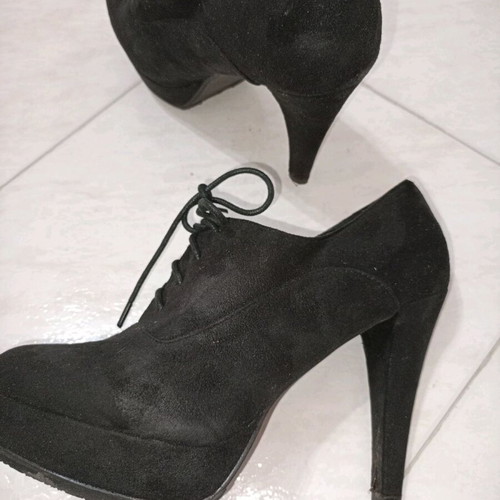 Suede pumps used black size 40 y2k with laces