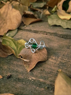 Silver ring with green crystal stone new