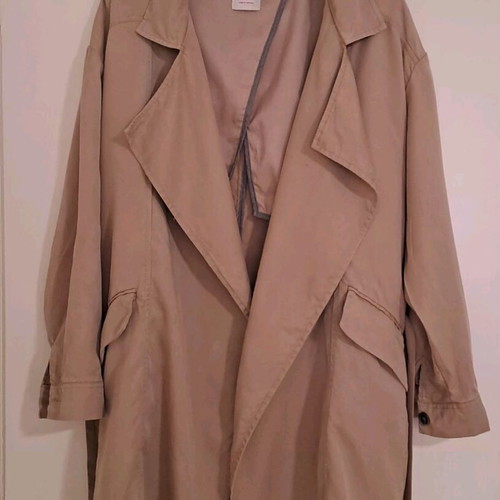 Bershka beige trench coat like new with pockets size M