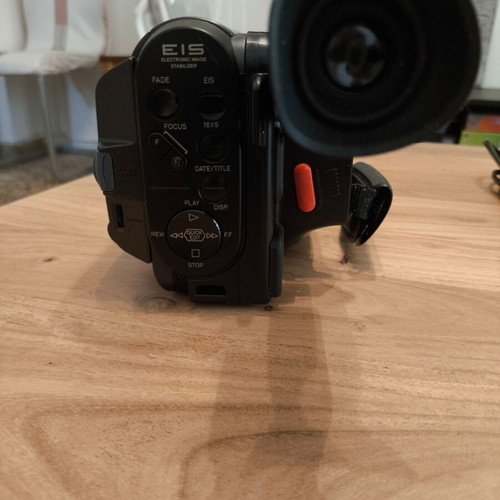 Hitachi H825LE 8mm video camera recorder used with accessories