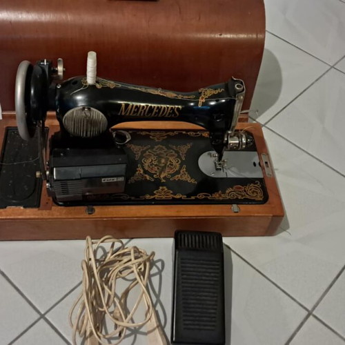 Mercedes sewing machine used with pedal and motor