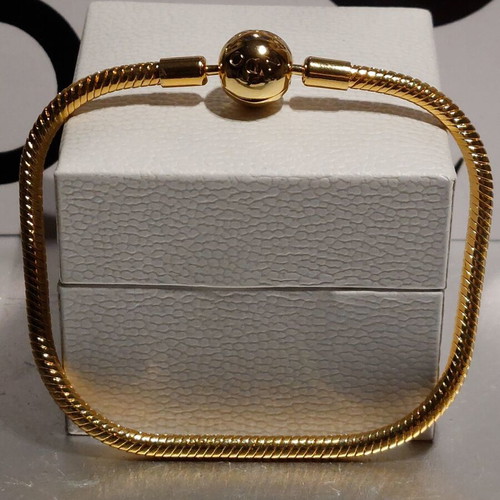 Pandora bracelet size 18 cm, gold plated with round clasp