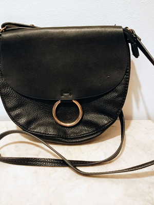 Black H&M crossbody bag like new with gold ring