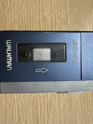 Sony Walkman TPS-L2 cassette player