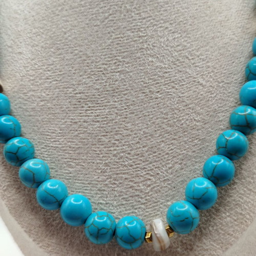 Handmade necklace with shell, howlite, hematite and stainless steel, new