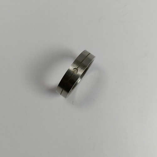 Stainless Steel Ring with Zircon Stone used, 7mm width