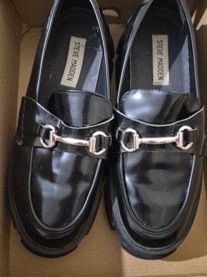 Steve Madden loafers size 37.5 black like new
