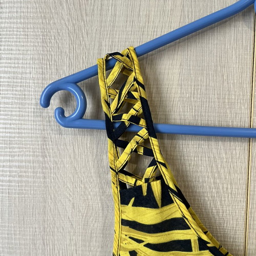 Summer T-shirt H&M like new, size small, black and yellow