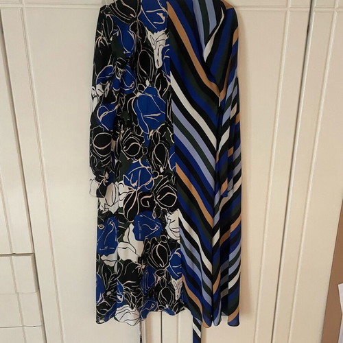 Diane von Furstenberg wrap dress XS like new, multicolor