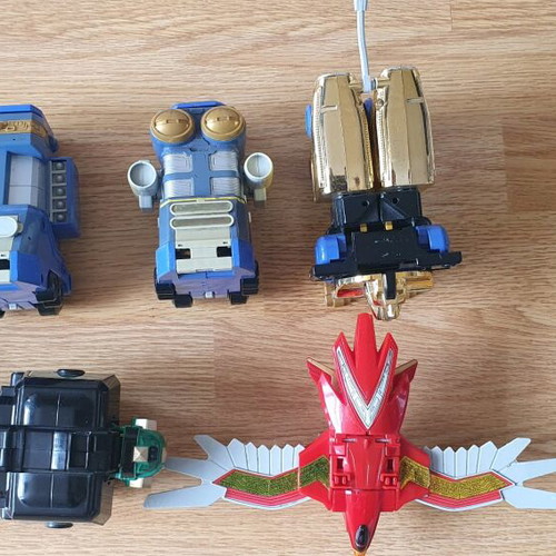 Power Rangers Zeo Megazords used with wear