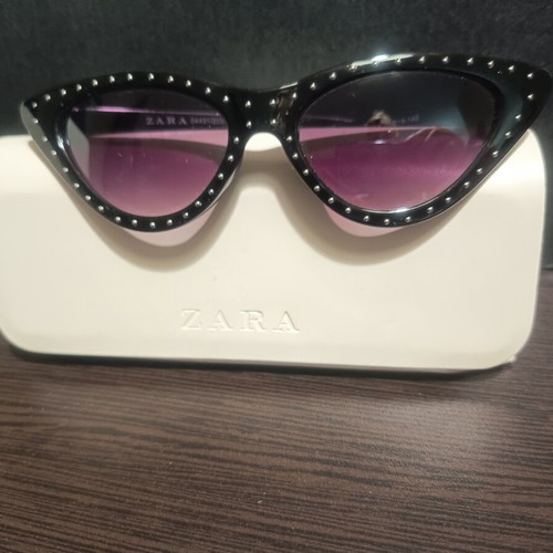 Zara sunglasses like new, black