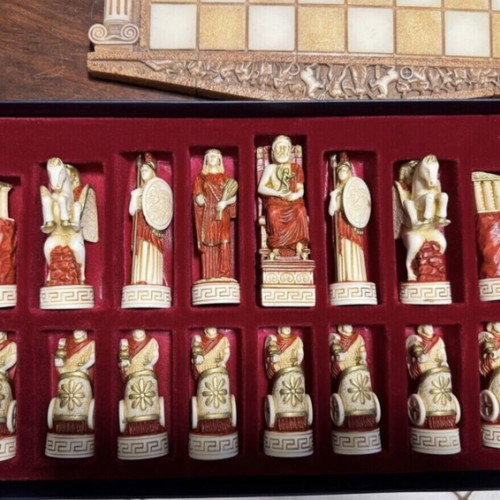 Alabaster chess set Dikas like new with hand-painted pieces