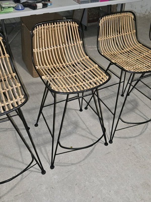 Σκαμπό ρατάν-μέταλλο σαν καινούργια, πακέτο 4 τεμαχίων