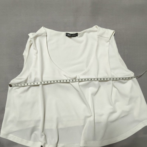 Set skirt klos with crop top small like new, black and white